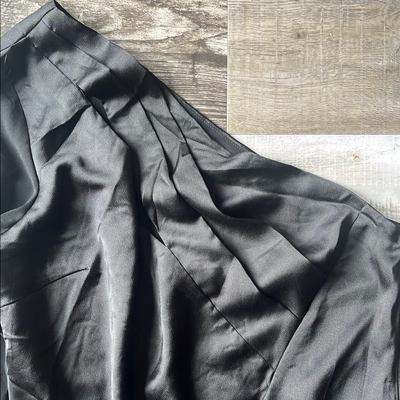 NWT Lulu’s Black One-Shoulder Bodysuit - Picture 2 of 5